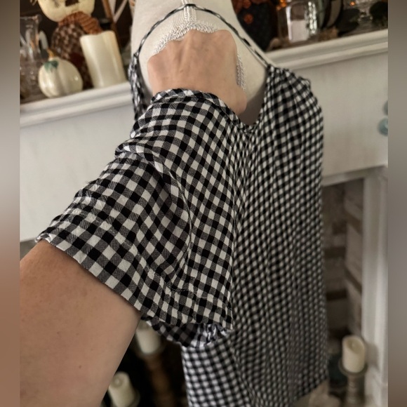 Velvet by graham & Spencer Nedra cold shoulder gingham top black/white Sz.L - Picture 4 of 11